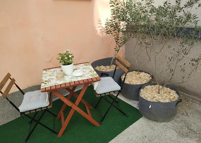 Olive Tree City Apartment